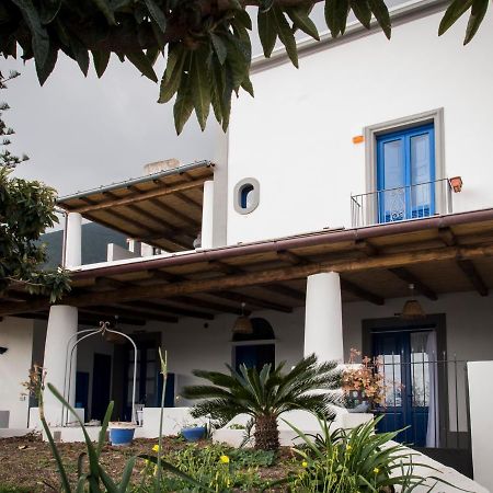 Villa Insolia Santa Marina Salina Buitenkant foto