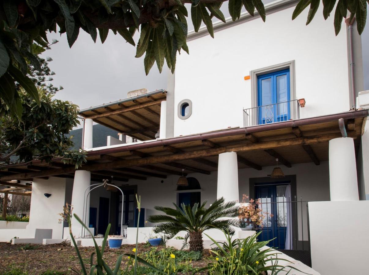 Villa Insolia Santa Marina Salina Buitenkant foto