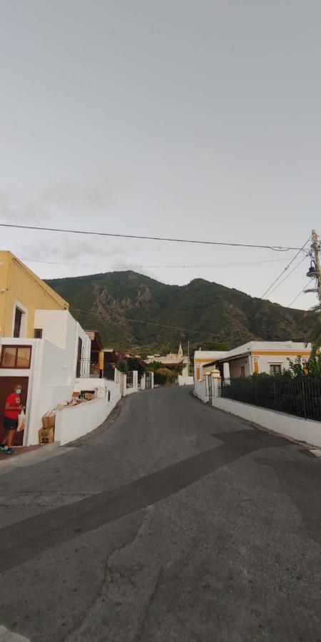 Villa Insolia Santa Marina Salina Buitenkant foto