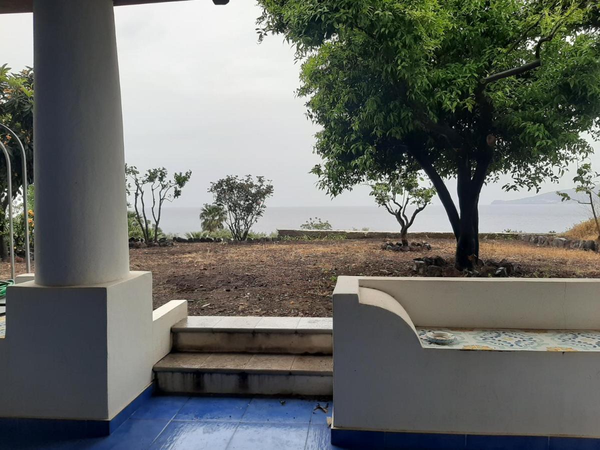 Villa Insolia Santa Marina Salina Buitenkant foto