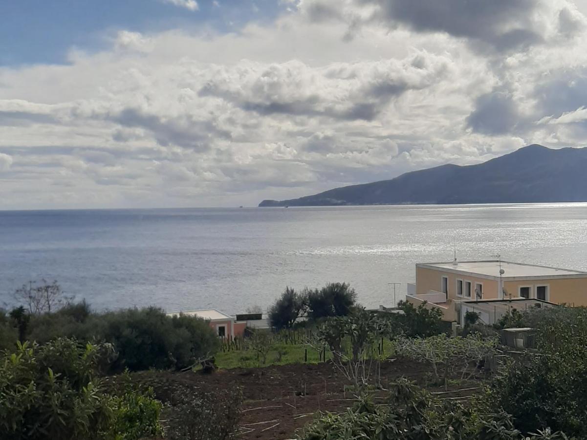 Villa Insolia Santa Marina Salina Buitenkant foto