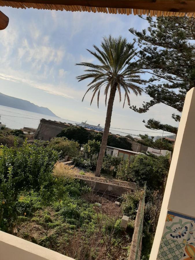 Villa Insolia Santa Marina Salina Buitenkant foto