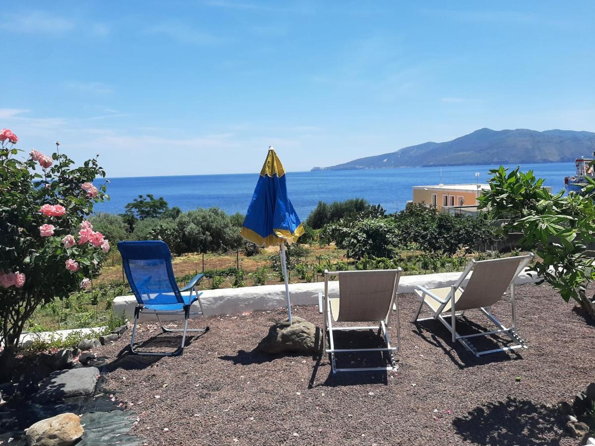 Villa Insolia Santa Marina Salina Buitenkant foto
