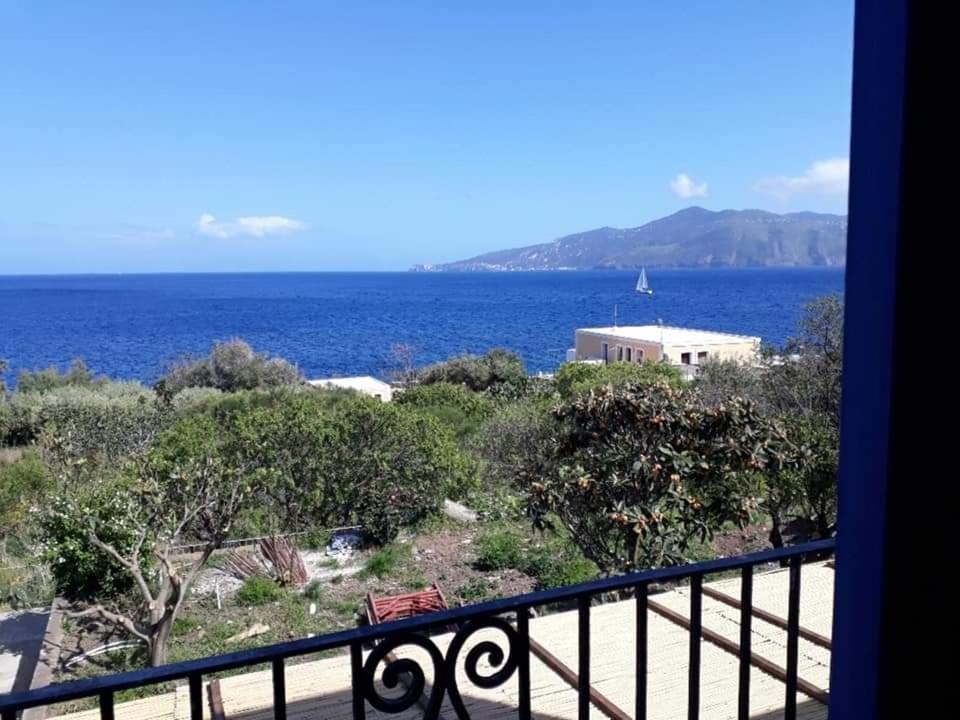 Villa Insolia Santa Marina Salina Kamer foto